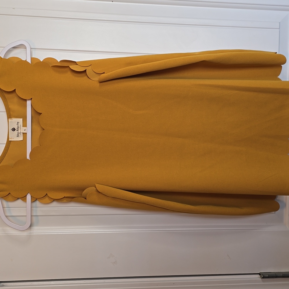 Betsy's Boutique sleeveless blouse XL never worn!